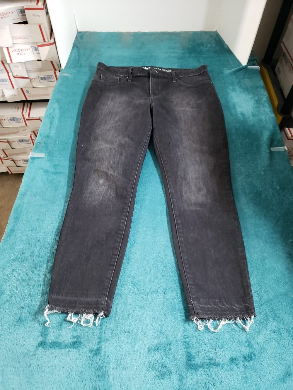 Mossimo Jeans Size 12 Women Black Denim Stretch Pants Fray Hem High Rise Jegging